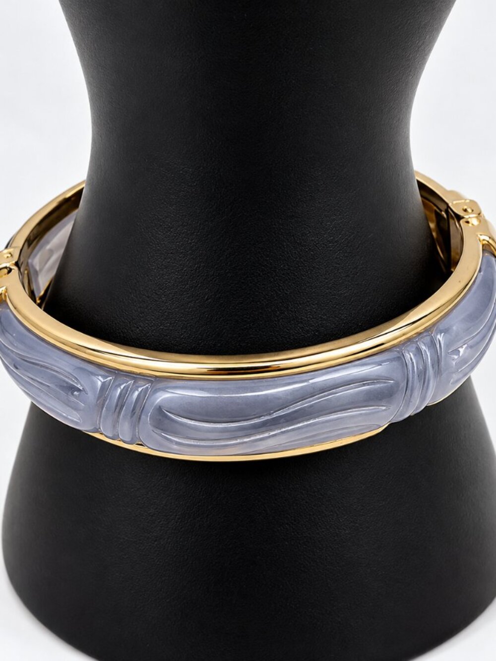 Gray Enamel Gold Tone Hinged Bangle Bracelet Sculpted Wave Design